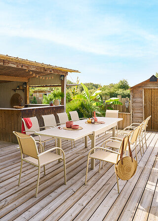 Piazza outdoor extendable table