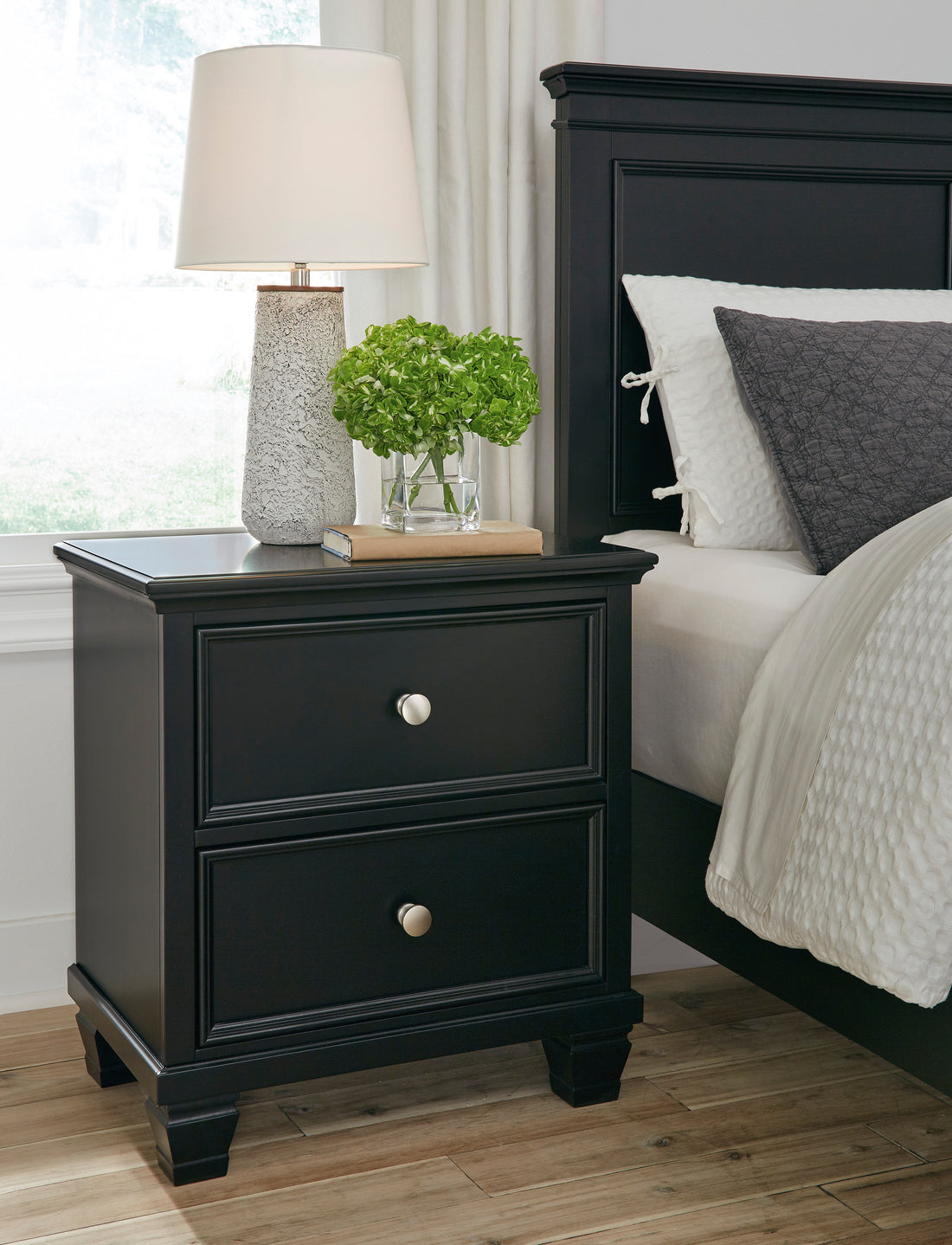 Nightstand Lanolee