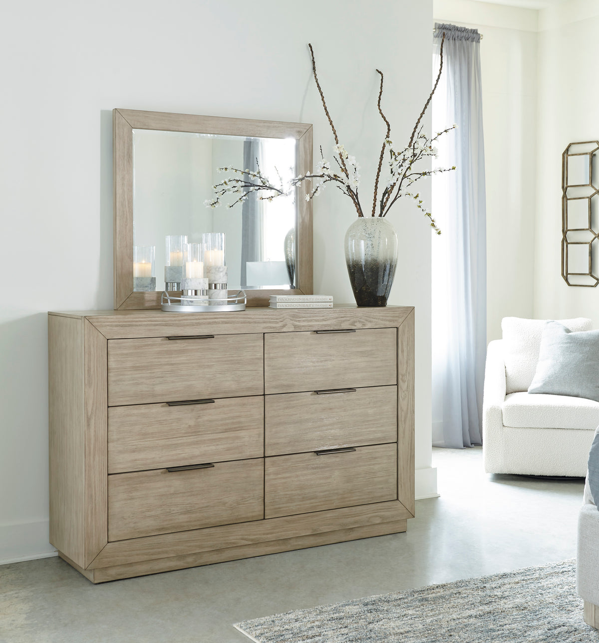 Hennington Հայելիով պահարան Hennington - Ashley Homestore Armenia
