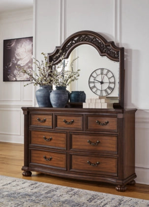 Mirrored Dresser Lavinton