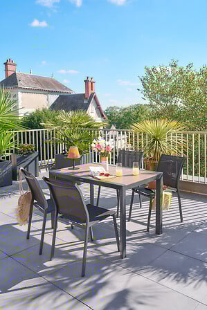 Evasion outdoor table